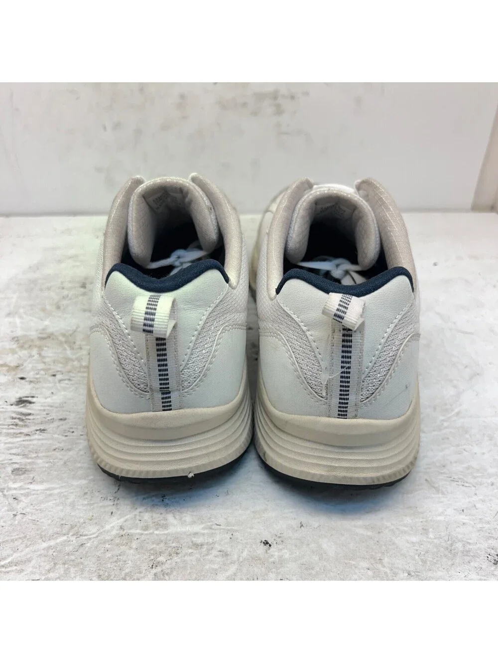 Skechers Men's D’Lux Fitness Casual Athletic Sneakers White/Navy Size 12M